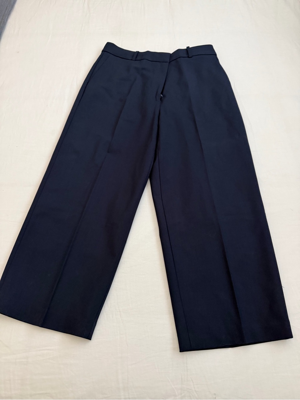 Babaton Cropped Wide-Leg Trousers - Navy - Picture 2 of 4